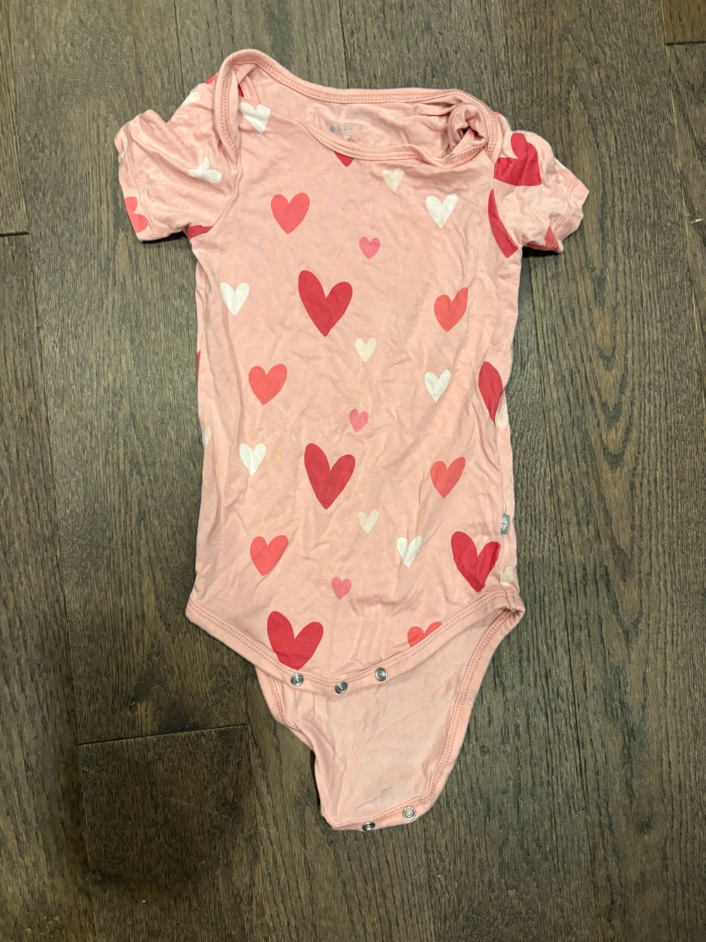 Kyte baby crepe (pink) hearts onesie